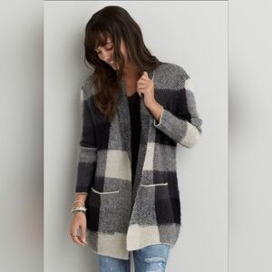 American Eagle Outfitters Black & Gray Plaid Open Cardigan